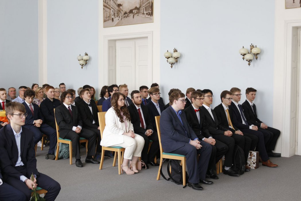 2023 Předání maturitního vysvědčení